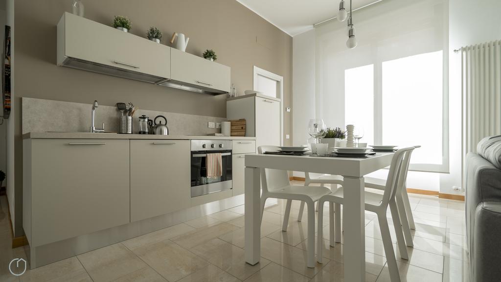 Italianway-Savona Lägenhet Milano Rum bild